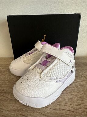 Nike Air Jordan Max Aura 4 Lavender Size 6 NEW